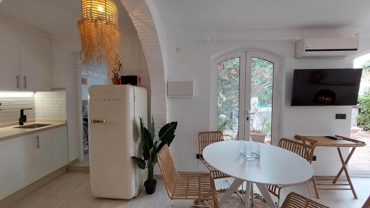 New Boho Home With Balcony, Private Garden And Communal Pool เนร์คา ภายนอก รูปภาพ