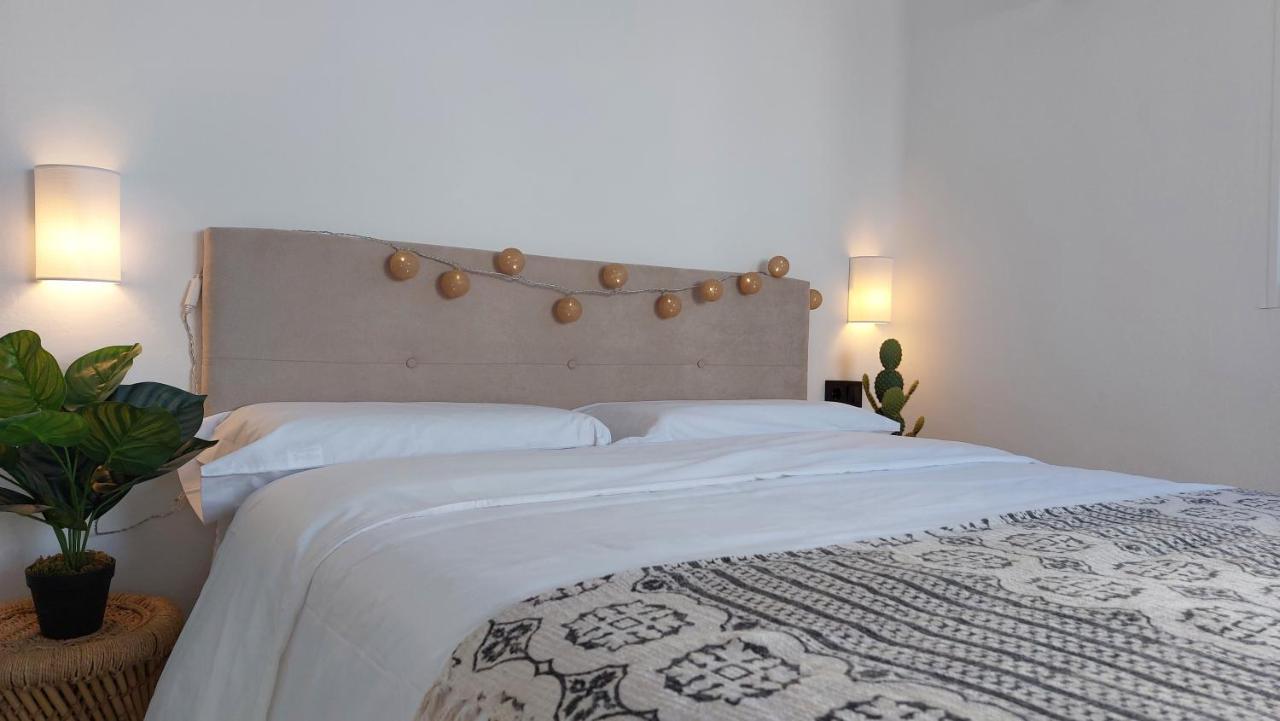 New Boho Home With Balcony, Private Garden And Communal Pool เนร์คา ภายนอก รูปภาพ